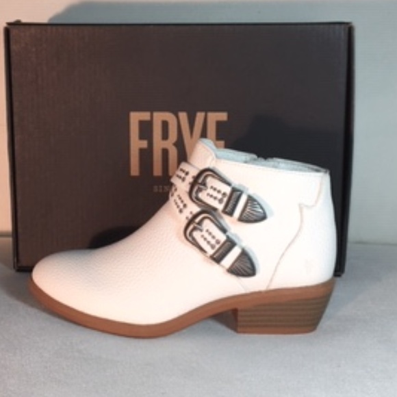 Frye Other - FRYE Kids Shoes - Kids Size 13